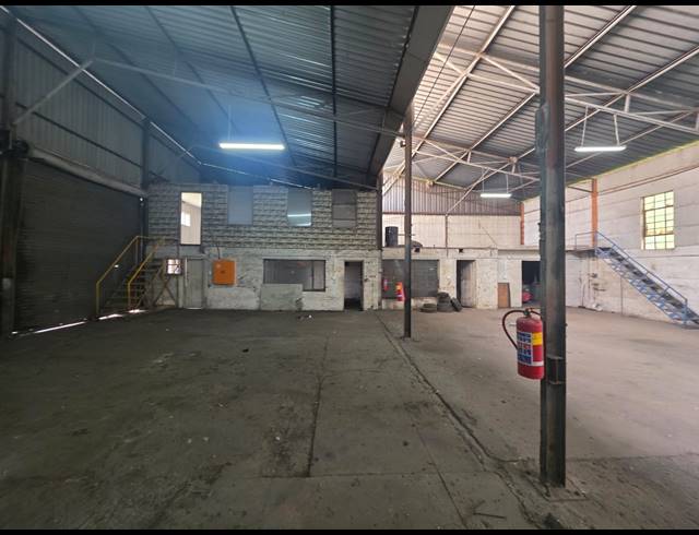 3,300M² WAREHOUSE TO LET IN ALRODE